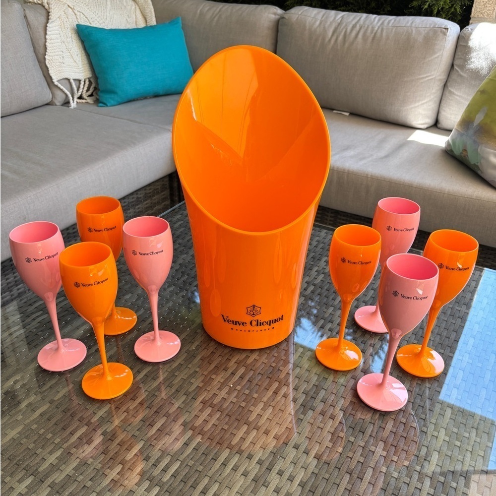 Veuve Clicquot Set- 1 Orange Champagne Bucket & 8 Mixed Pink and Orange Flutes